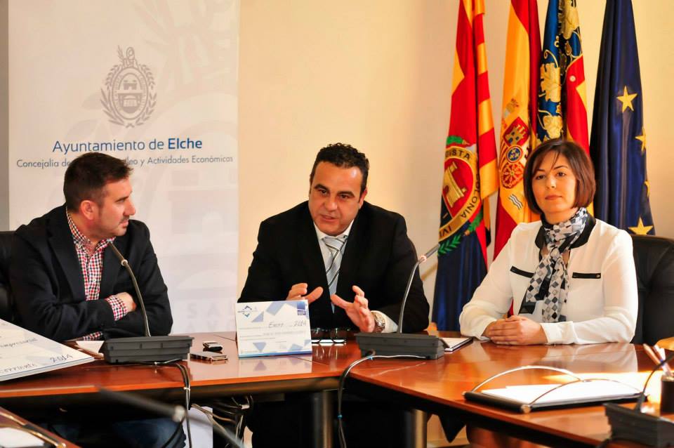 Eli Parres en la entrega del premio la almazara El Tendre