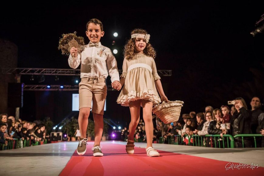 Fotografía del desfile por @Salva Gonzalez.