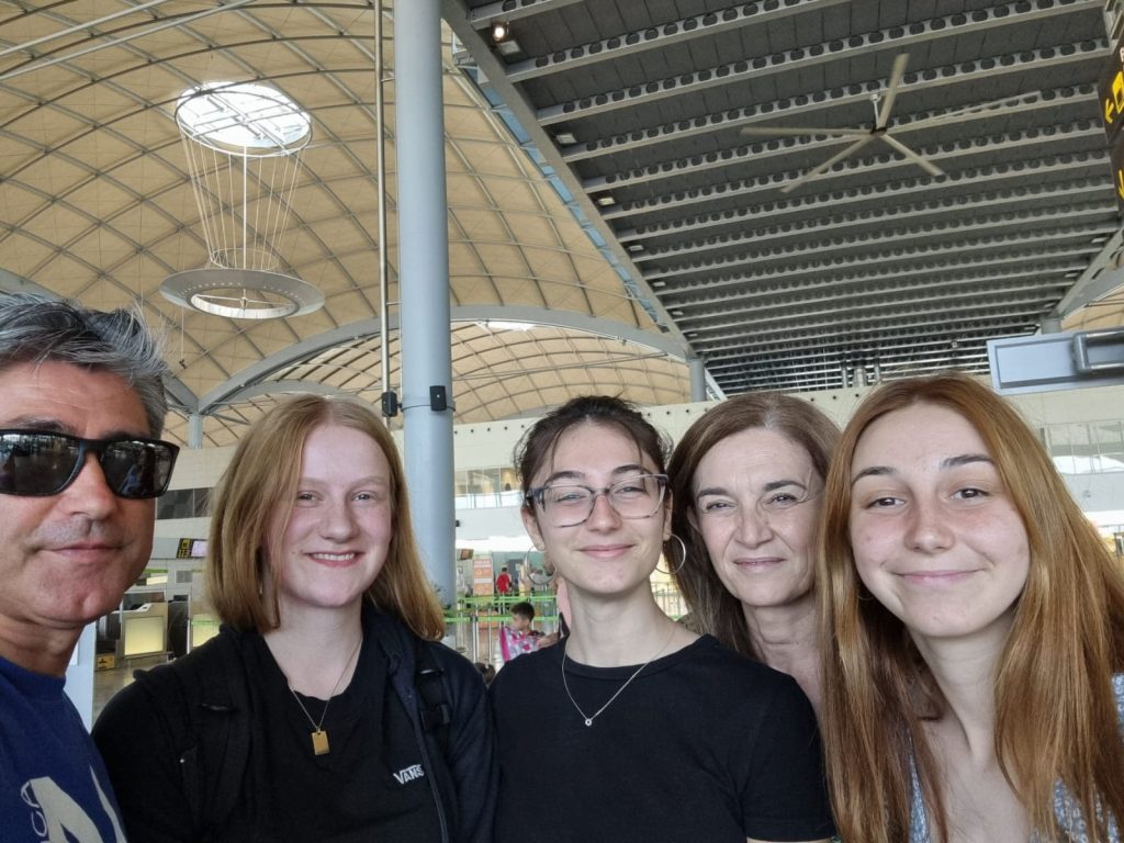 Día de llegada de los campers al aeropuerto de Elche